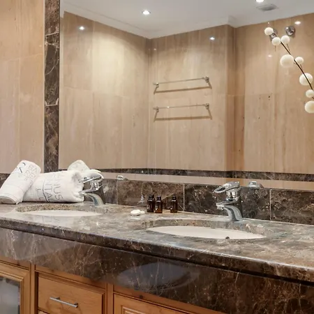 Magnifico En Complejo Exclusivo Con Piscina Cubierta - Gym - Sauna * Marbella